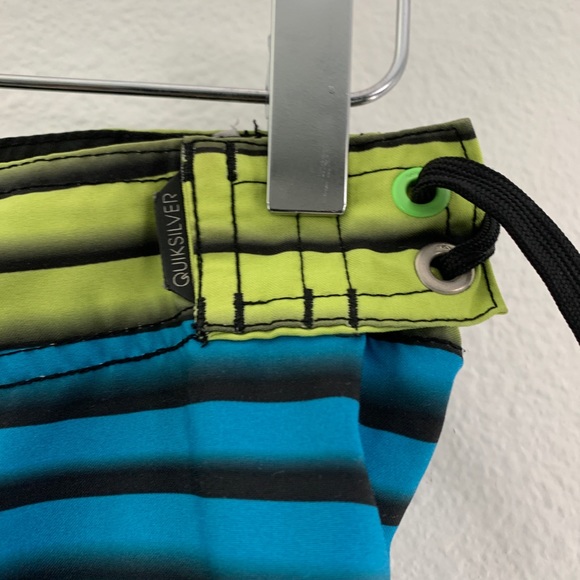 Quicksilver board shorts. Size tag unreadable. - Picture 7 of 16